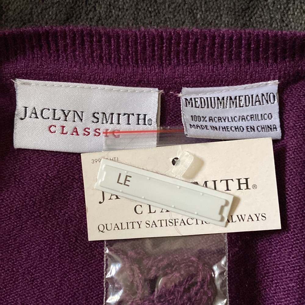Women’s Jaclyn Smith, classic sweater - Picture 2 of 2